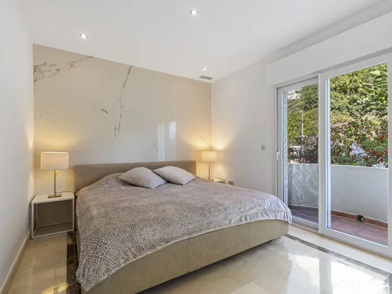 *Luxurious 1st Floor Apartment in Exclusive Urbanization* Puerto los Almendros