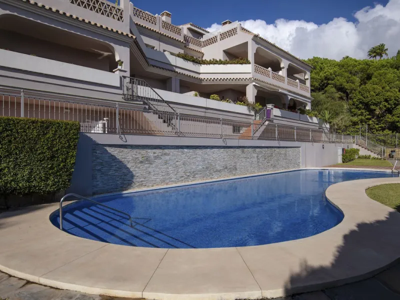 *Luxurious 1st Floor Apartment in Exclusive Urbanization* Puerto los Almendros