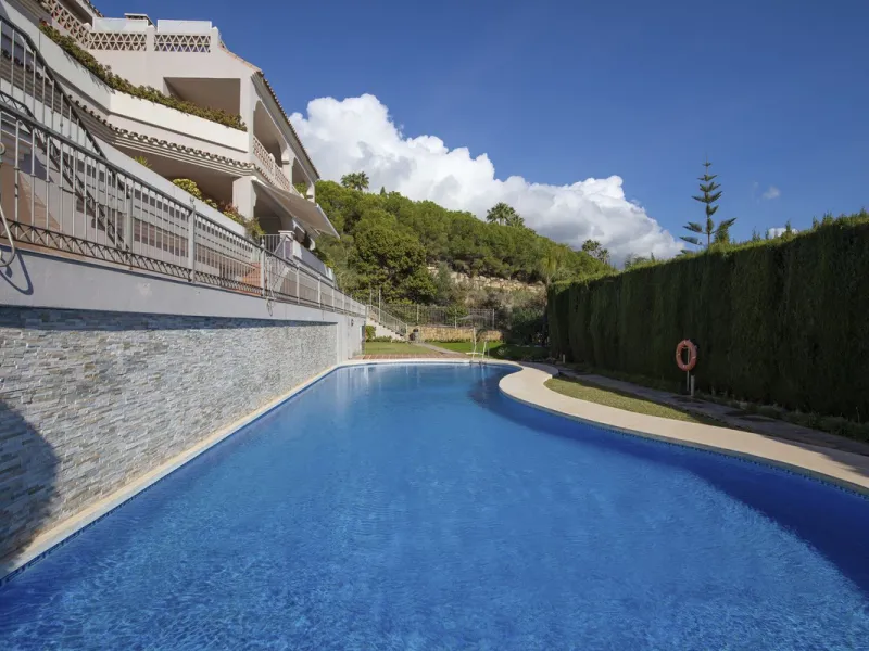 *Luxurious 1st Floor Apartment in Exclusive Urbanization* Puerto los Almendros