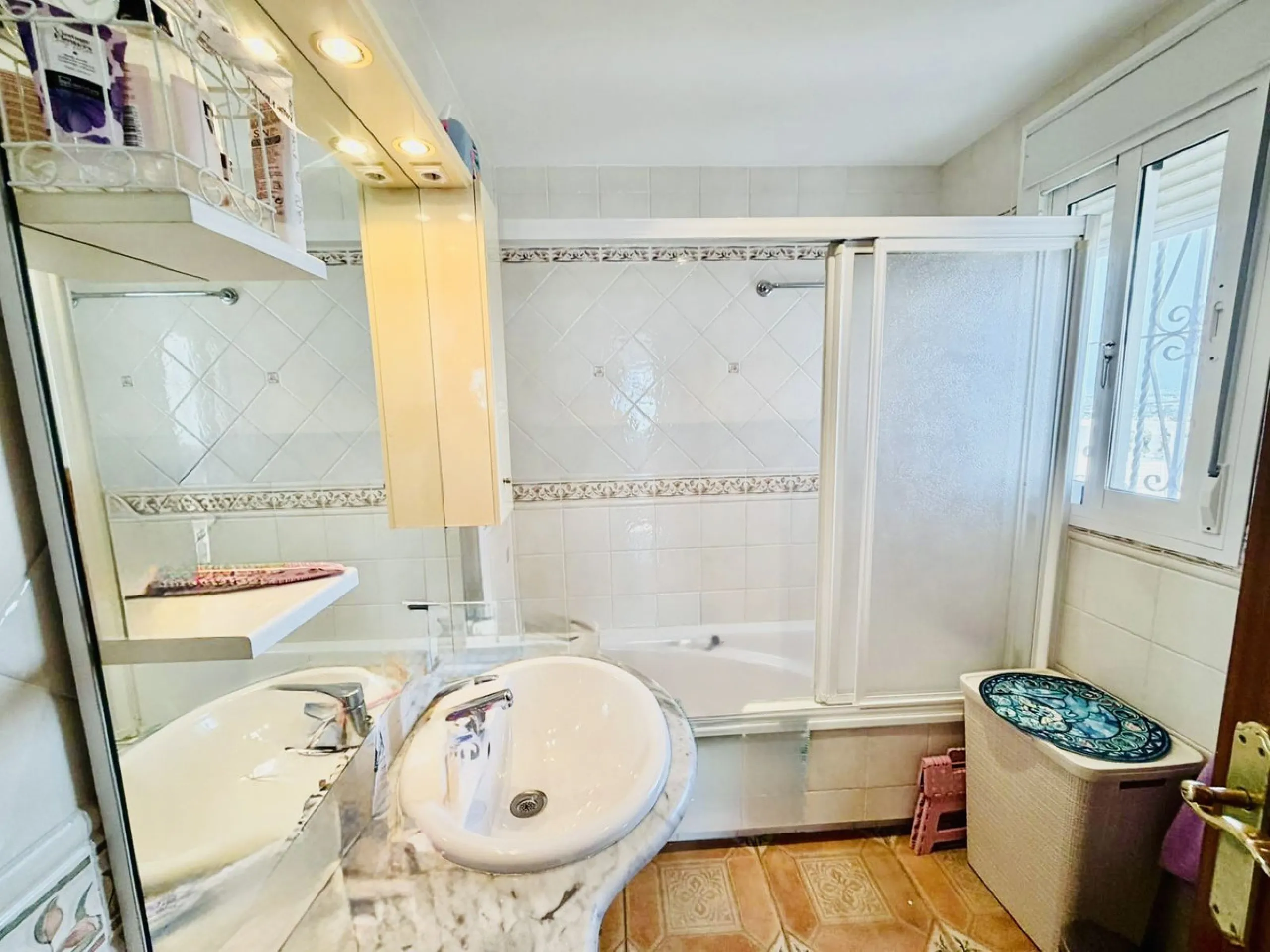 Large detached villa with a pool and two separate entrances in La Chumbera