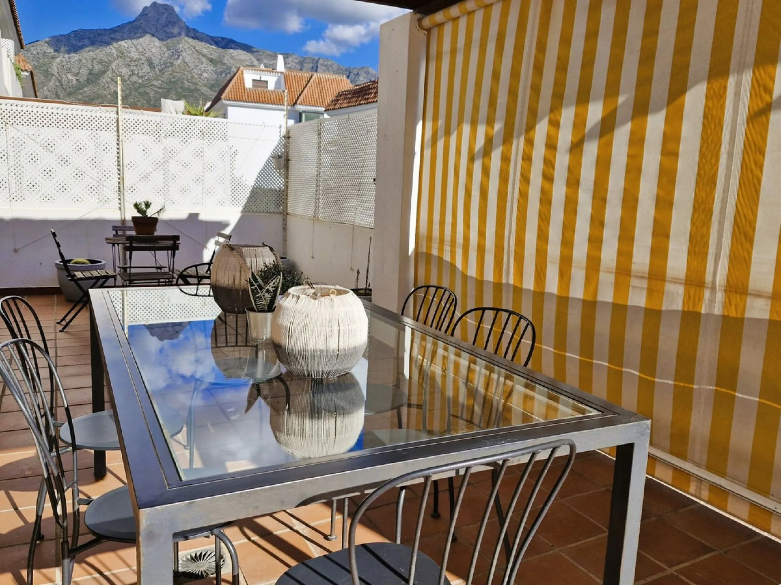 Charming Renovated Apartment in Las Lomas del Marbella Club – Golden Mile