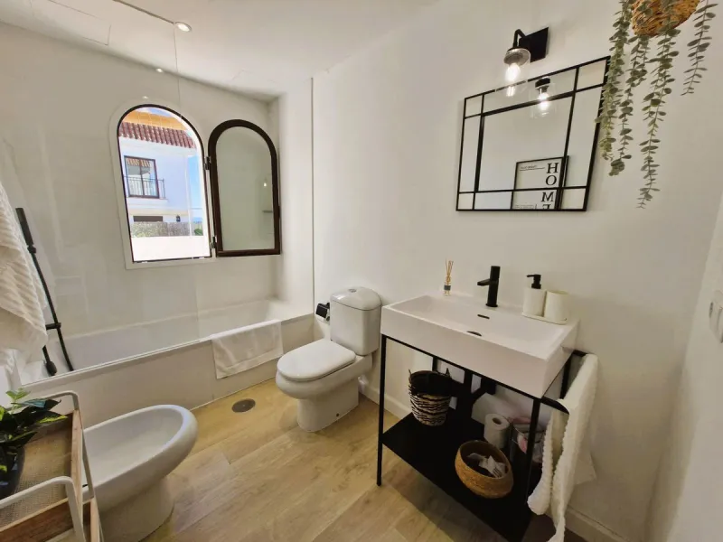 Charming Renovated Apartment in Las Lomas del Marbella Club – Golden Mile
