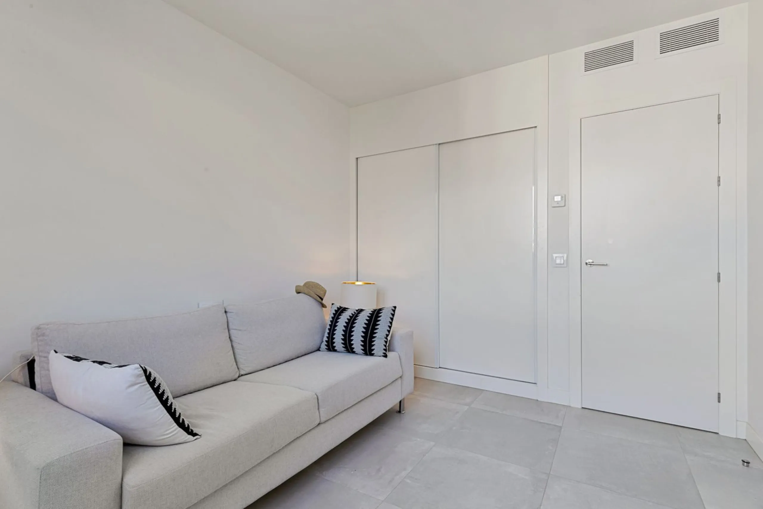 Apartment - Top Floor Apartment в продаже в Fuengirola, Málaga. В доме 2 спален и 2 ванных комнат. Площадь дома 86 м²