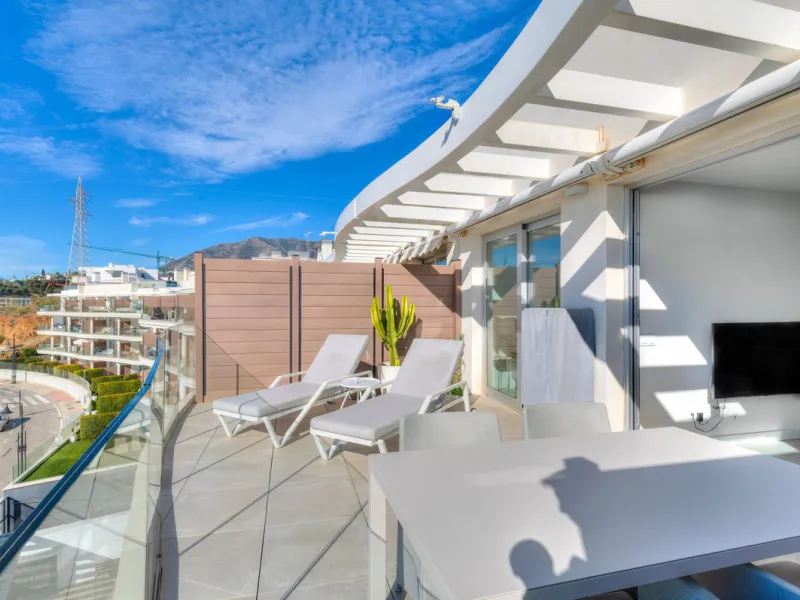 Apartment - Top Floor Apartment в продаже в Fuengirola, Málaga. В доме 2 спален и 2 ванных комнат. Площадь дома 86 м²