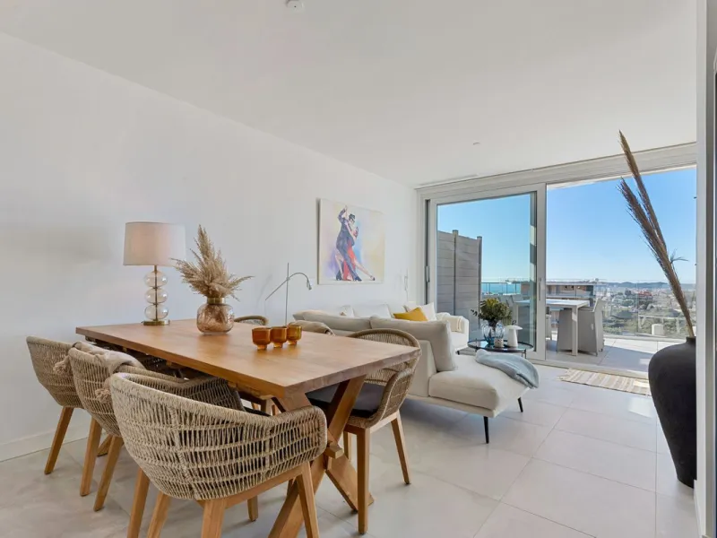 Apartment - Top Floor Apartment в продаже в Fuengirola, Málaga. В доме 2 спален и 2 ванных комнат. Площадь дома 86 м²