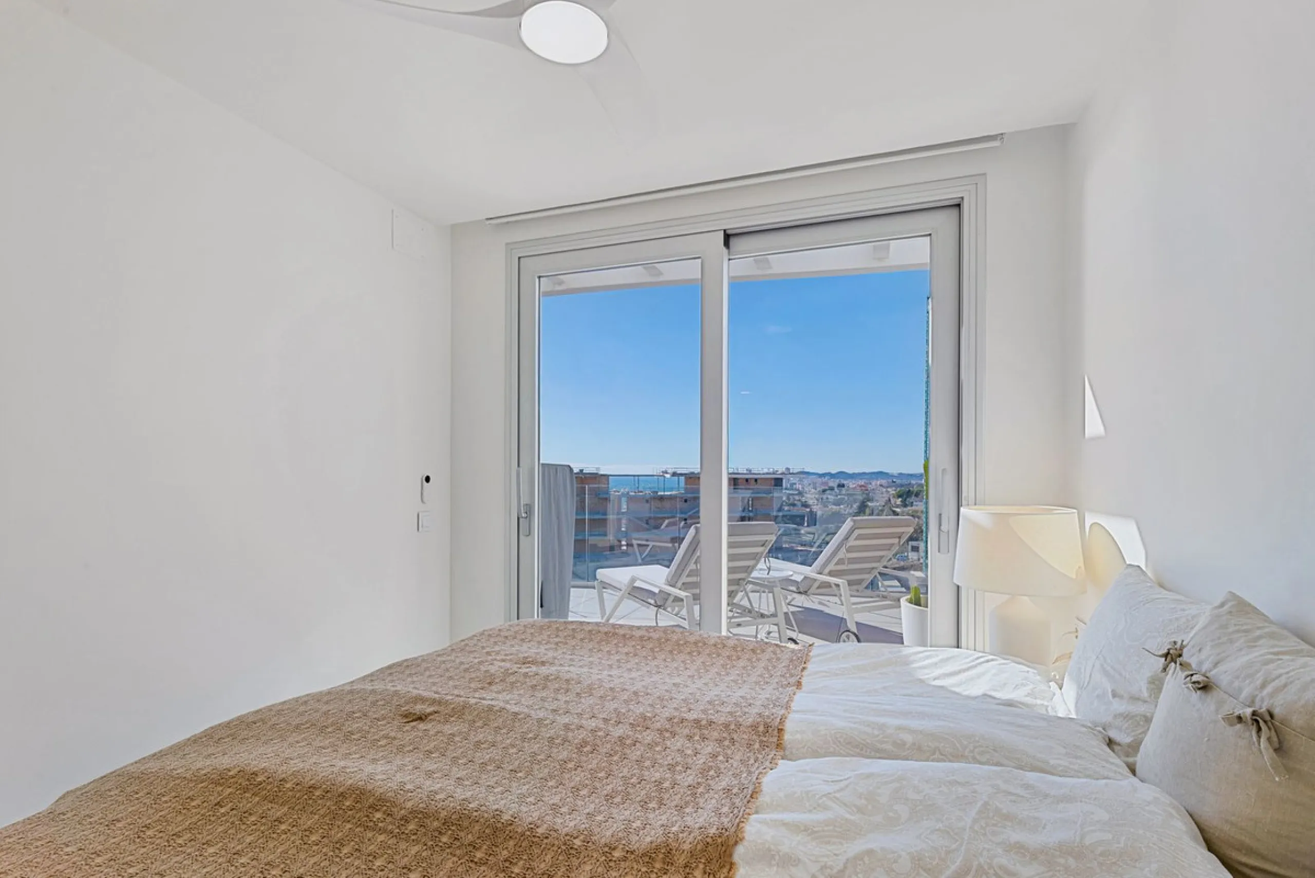Apartment - Top Floor Apartment в продаже в Fuengirola, Málaga. В доме 2 спален и 2 ванных комнат. Площадь дома 86 м²
