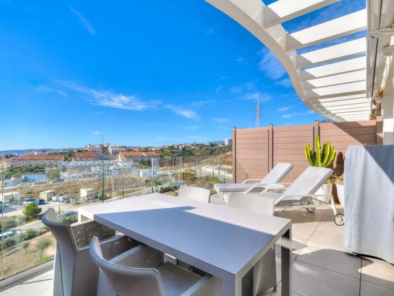 Apartment - Top Floor Apartment в продаже в Fuengirola, Málaga. В доме 2 спален и 2 ванных комнат. Площадь дома 86 м²