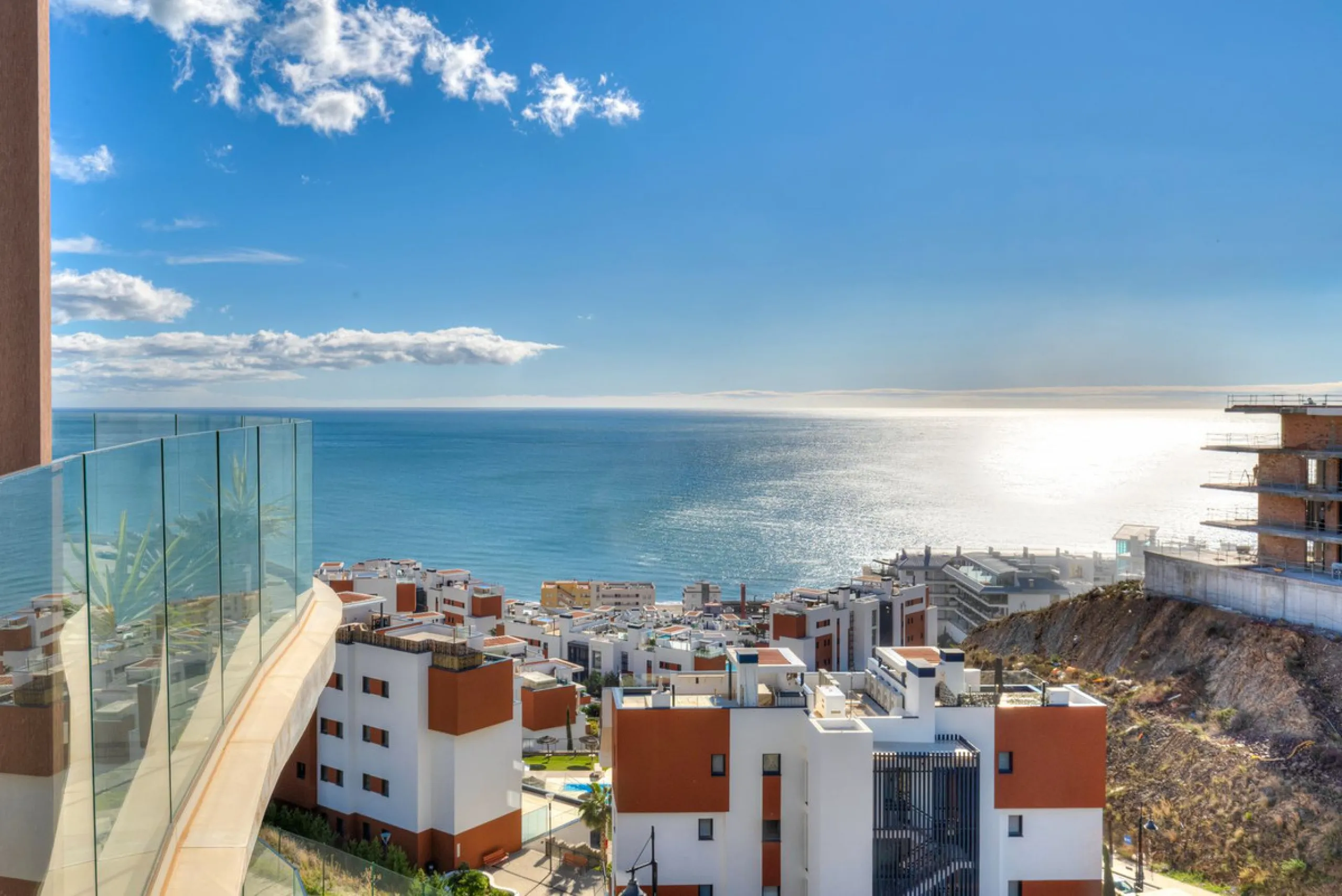 Apartment - Top Floor Apartment в продаже в Fuengirola, Málaga. В доме 2 спален и 2 ванных комнат. Площадь дома 86 м²
