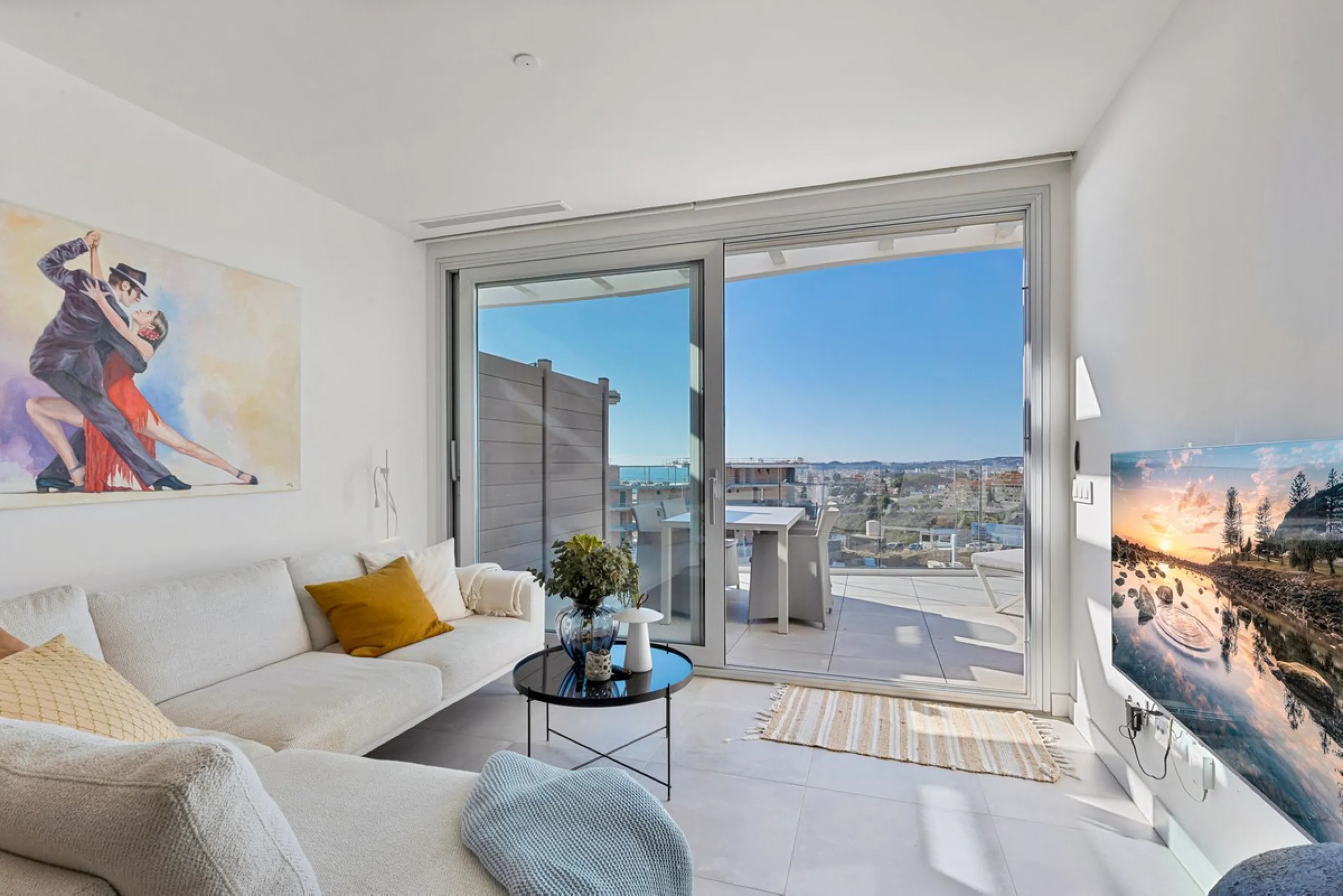 Apartment - Top Floor Apartment в продаже в Fuengirola, Málaga. В доме 2 спален и 2 ванных комнат. Площадь дома 86 м²
