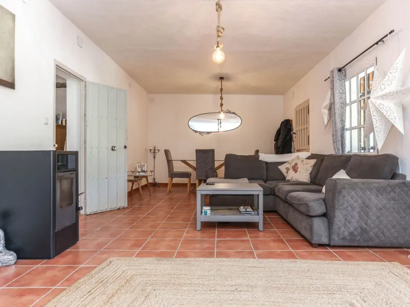 House - Detached Villa в продаже в Casarabonela, Málaga. В доме 3 спален и 3 ванных комнат. Площадь дома 135 м². Площадь участка 5875 м²