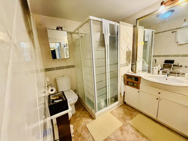 Large detached villa with a pool and two separate entrances in La Chumbera