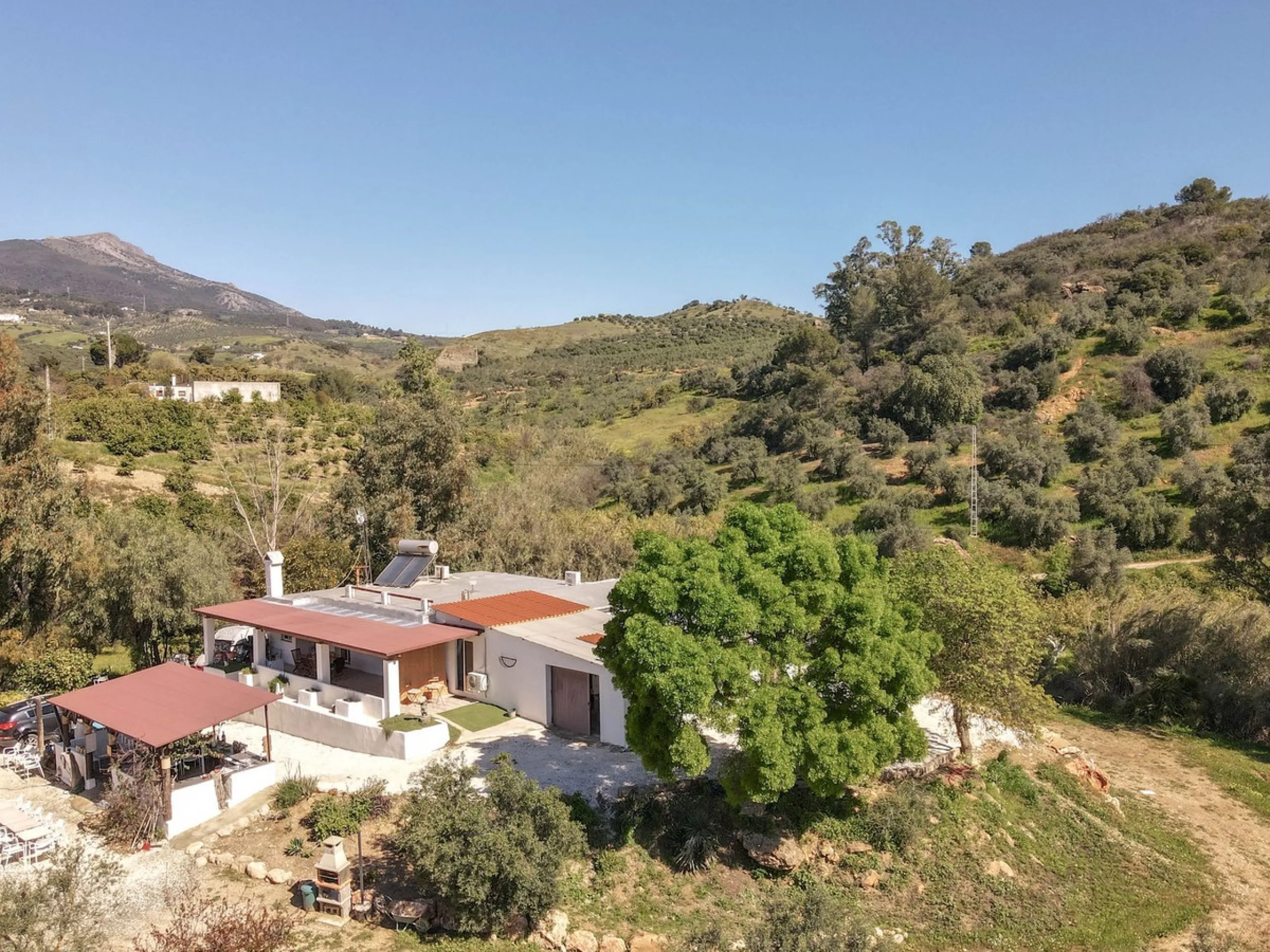 House - Detached Villa в продаже в Casarabonela, Málaga. В доме 3 спален и 3 ванных комнат. Площадь дома 135 м². Площадь участка 5875 м²