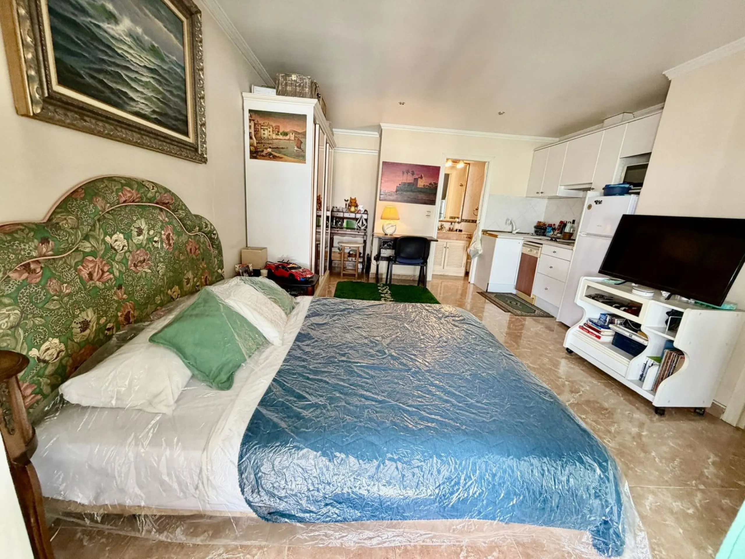 Large detached villa with a pool and two separate entrances in La Chumbera