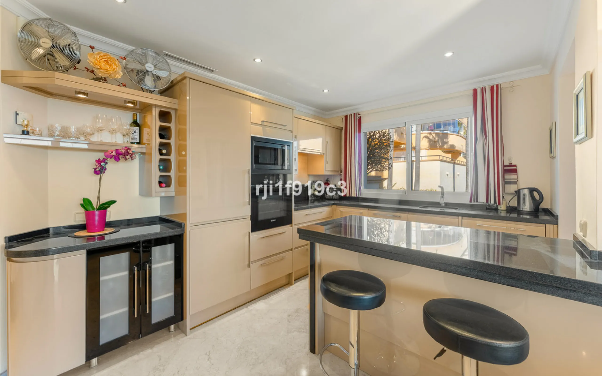 Discover a truly exceptional home in the prestigious Elviria Hills complex. Originally a two-bedroom apartment, converted into a modern three-bedroom property that combines contemporary design, comfort, and some of the best panoramic sea views in the area