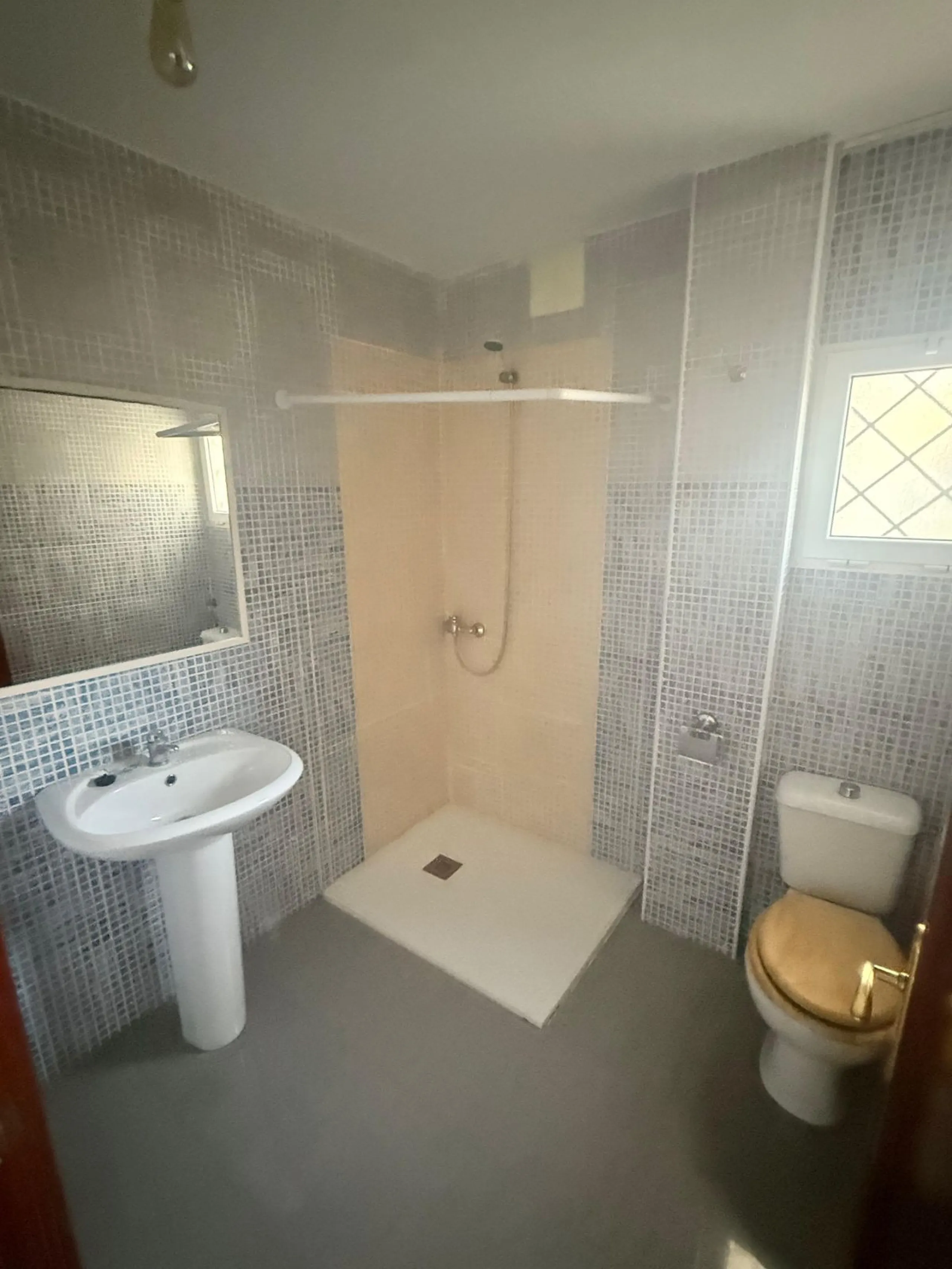 Semi-detached villa in Benalmádena — excellent location and ready to move in!