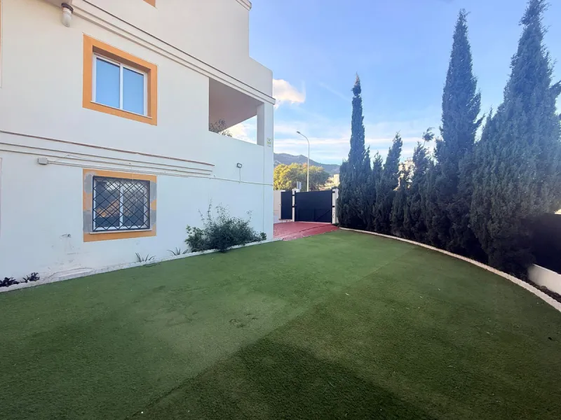 Semi-detached villa in Benalmádena — excellent location and ready to move in!