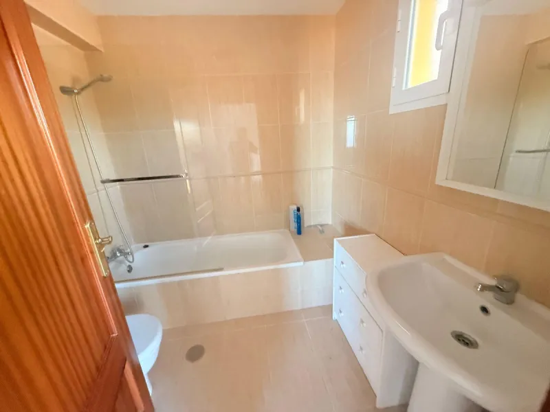 Semi-detached villa in Benalmádena — excellent location and ready to move in!