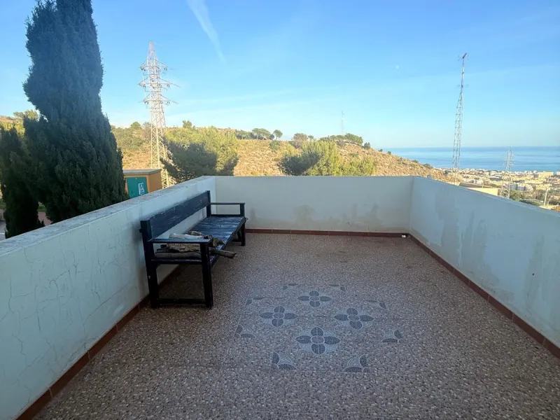 Semi-detached villa in Benalmádena — excellent location and ready to move in!