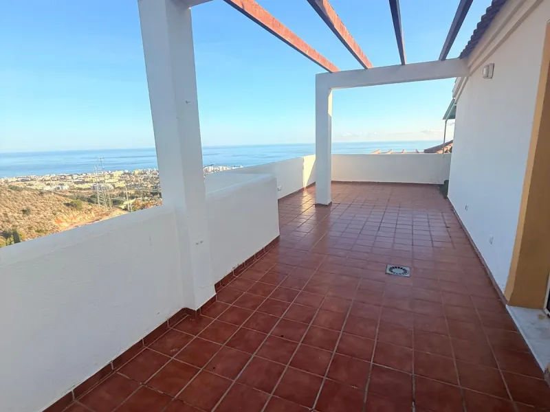 Semi-detached villa in Benalmádena — excellent location and ready to move in!
