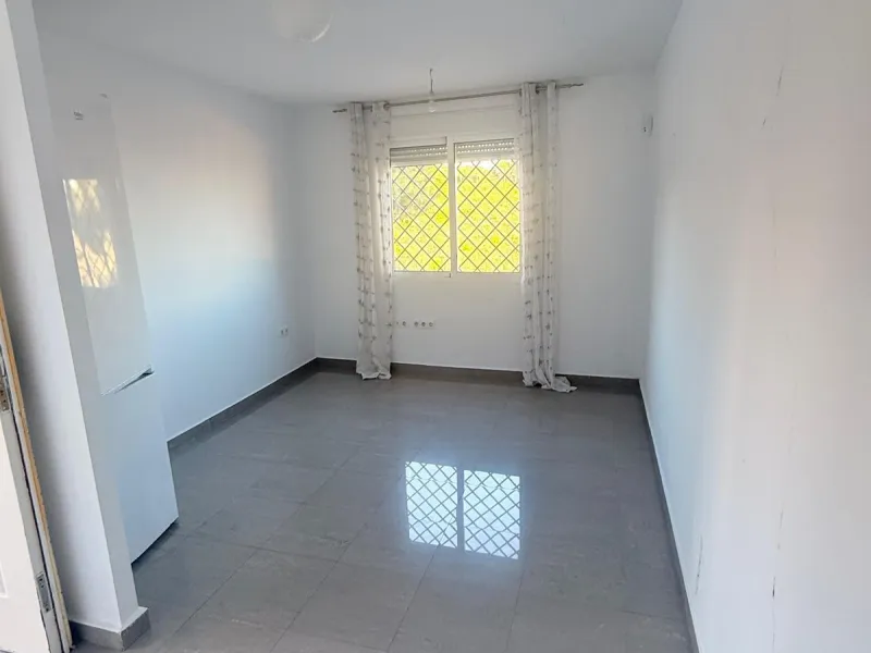 Semi-detached villa in Benalmádena — excellent location and ready to move in!