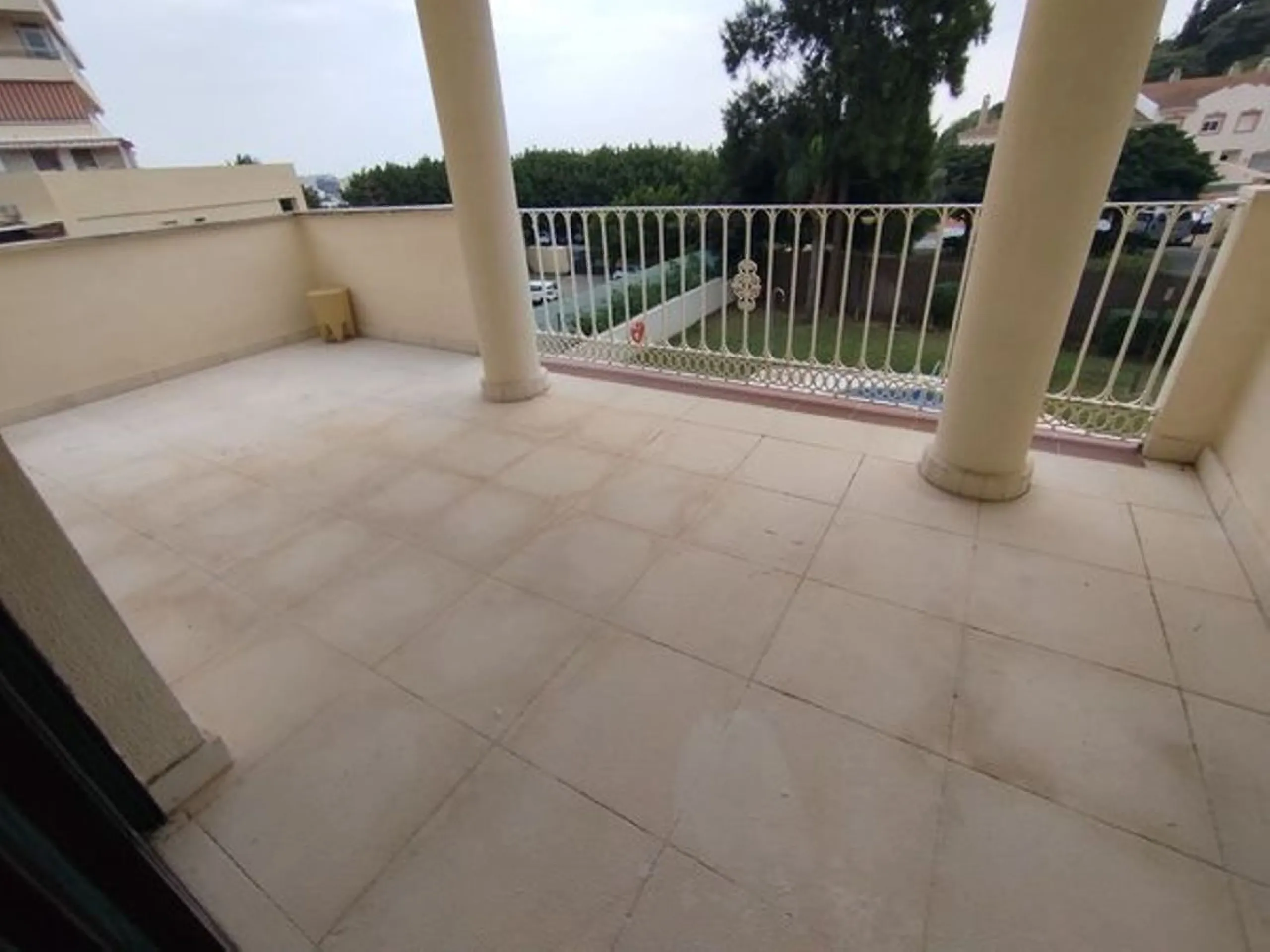 TWO ADJACENT APARTMENTS FOR SALE IN BENALMÁDENA – POSSIBILITY OF COMBINING THEM