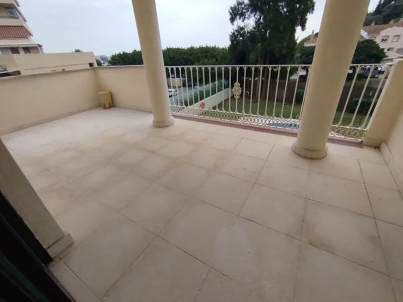 TWO ADJACENT APARTMENTS FOR SALE IN BENALMÁDENA – POSSIBILITY OF COMBINING THEM