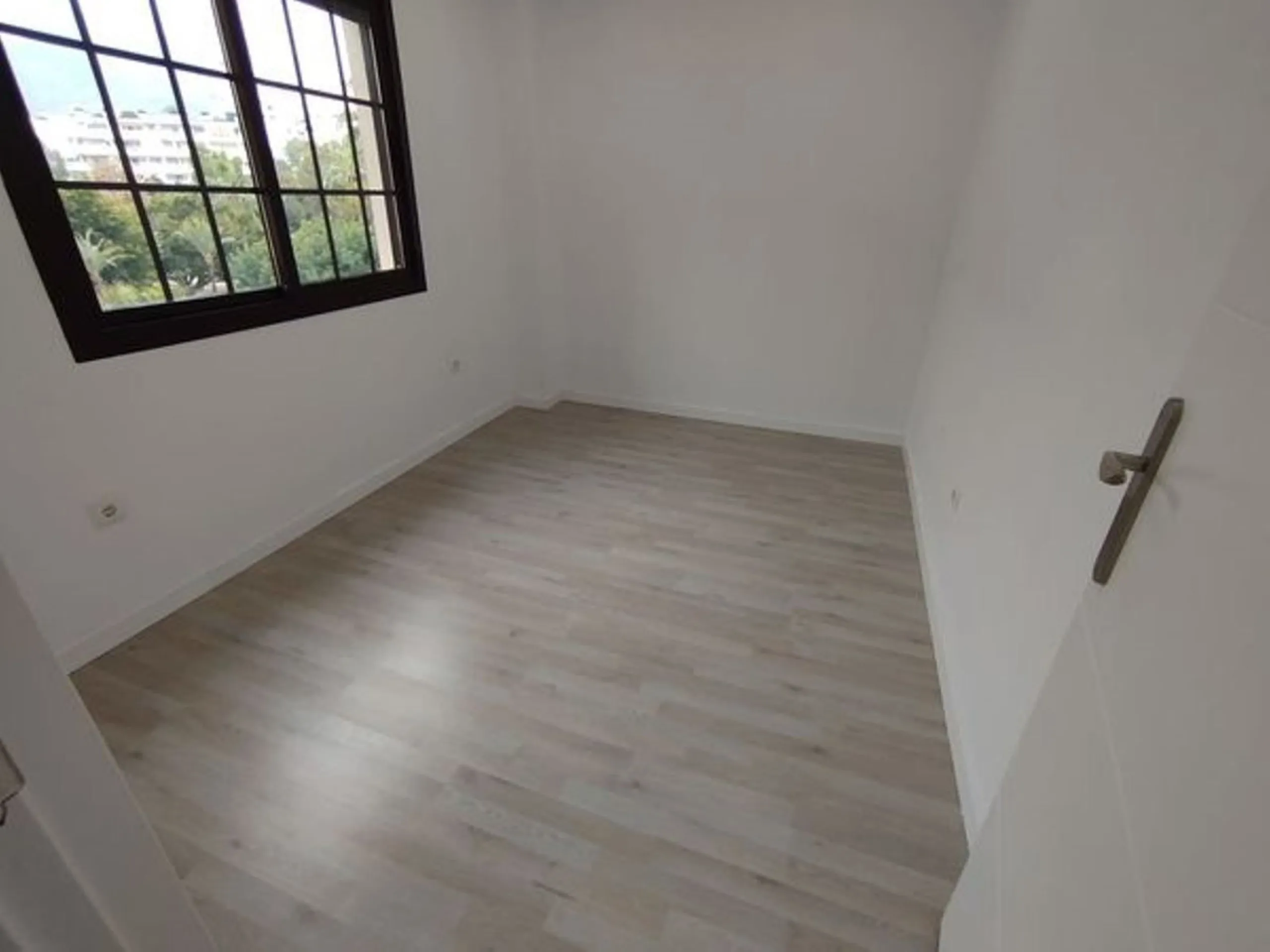TWO ADJACENT APARTMENTS FOR SALE IN BENALMÁDENA – POSSIBILITY OF COMBINING THEM