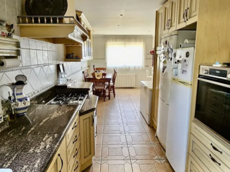 Large detached villa with a pool and two separate entrances in La Chumbera