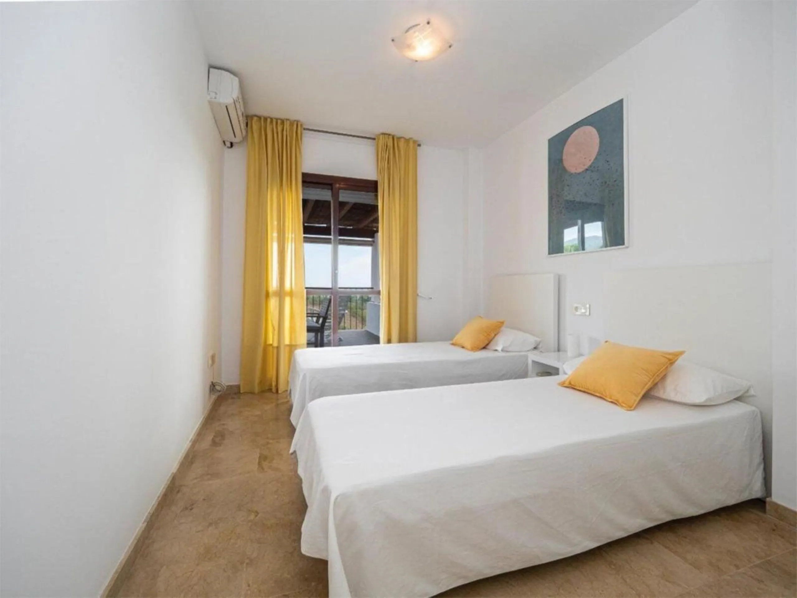 This attractive apartment is located in the prestigious Lomas de Marbella Club area, in a very quiet and well-connected residential setting, just a few minutes from the center of Marbella and all essential amenities.