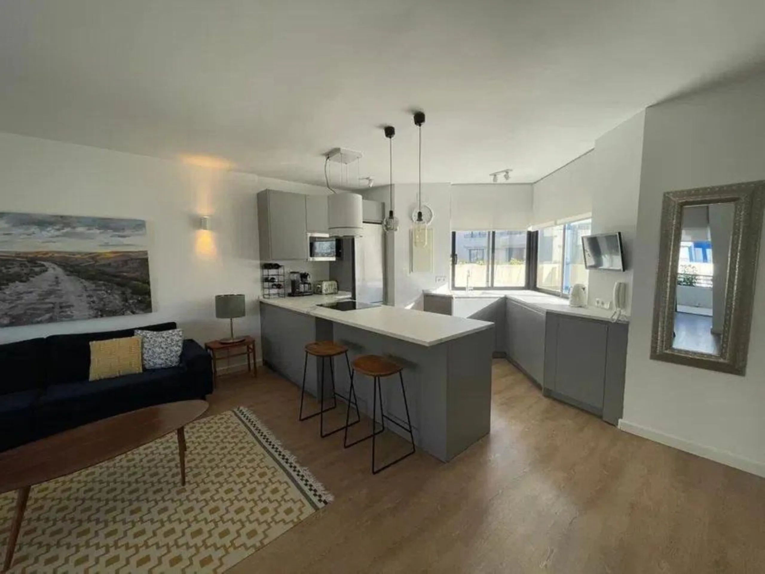 Renovated penthouse with sea views just steps from the beach in Marbella!