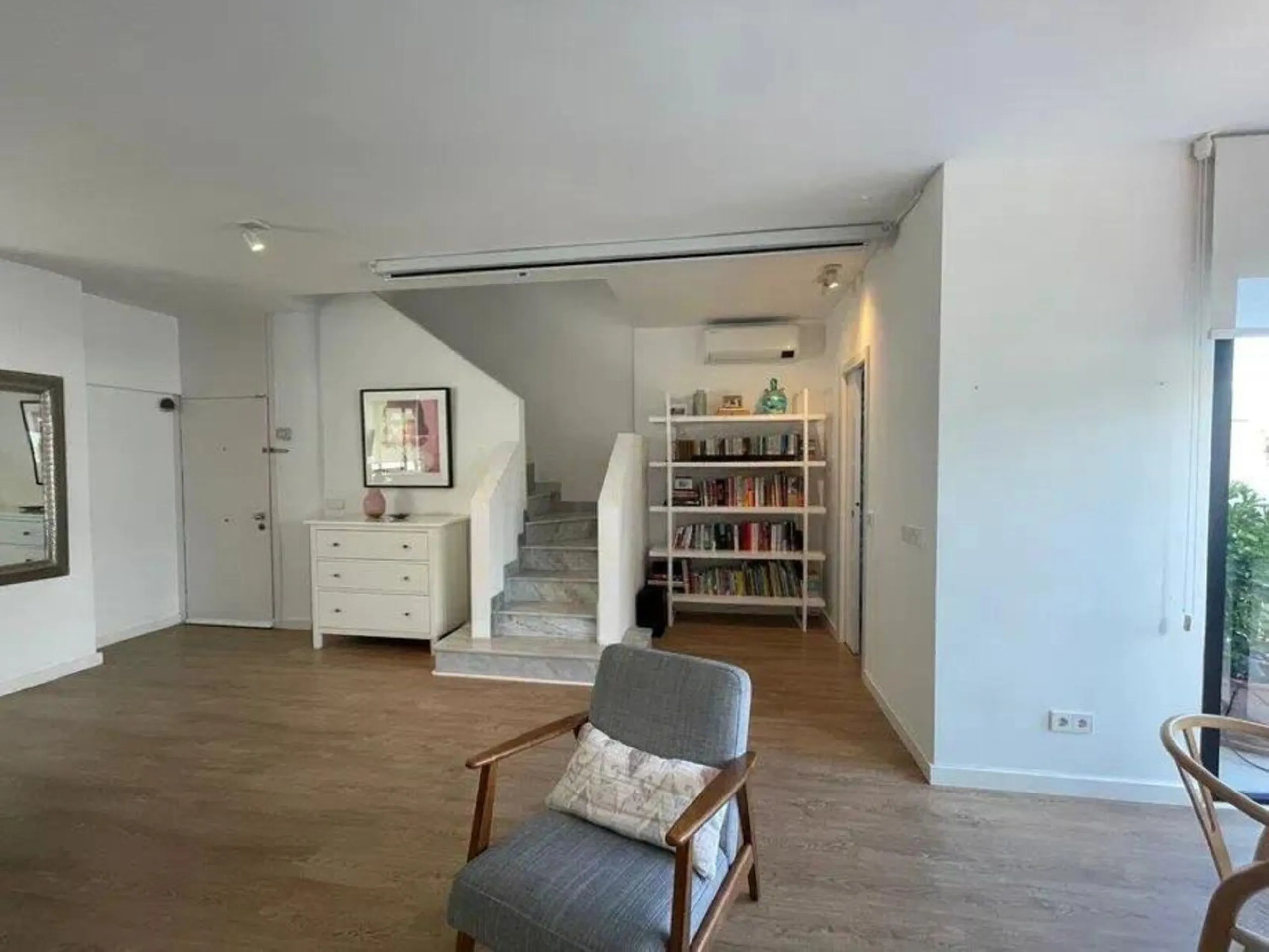 Renovated penthouse with sea views just steps from the beach in Marbella!