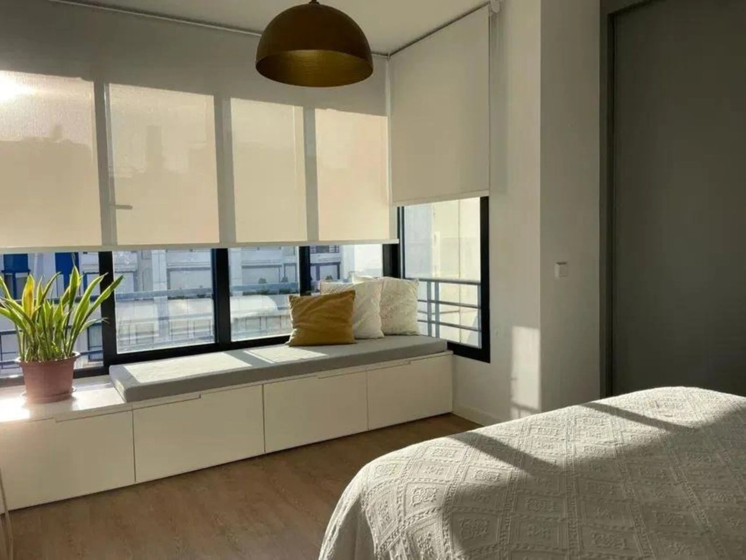 Renovated penthouse with sea views just steps from the beach in Marbella!