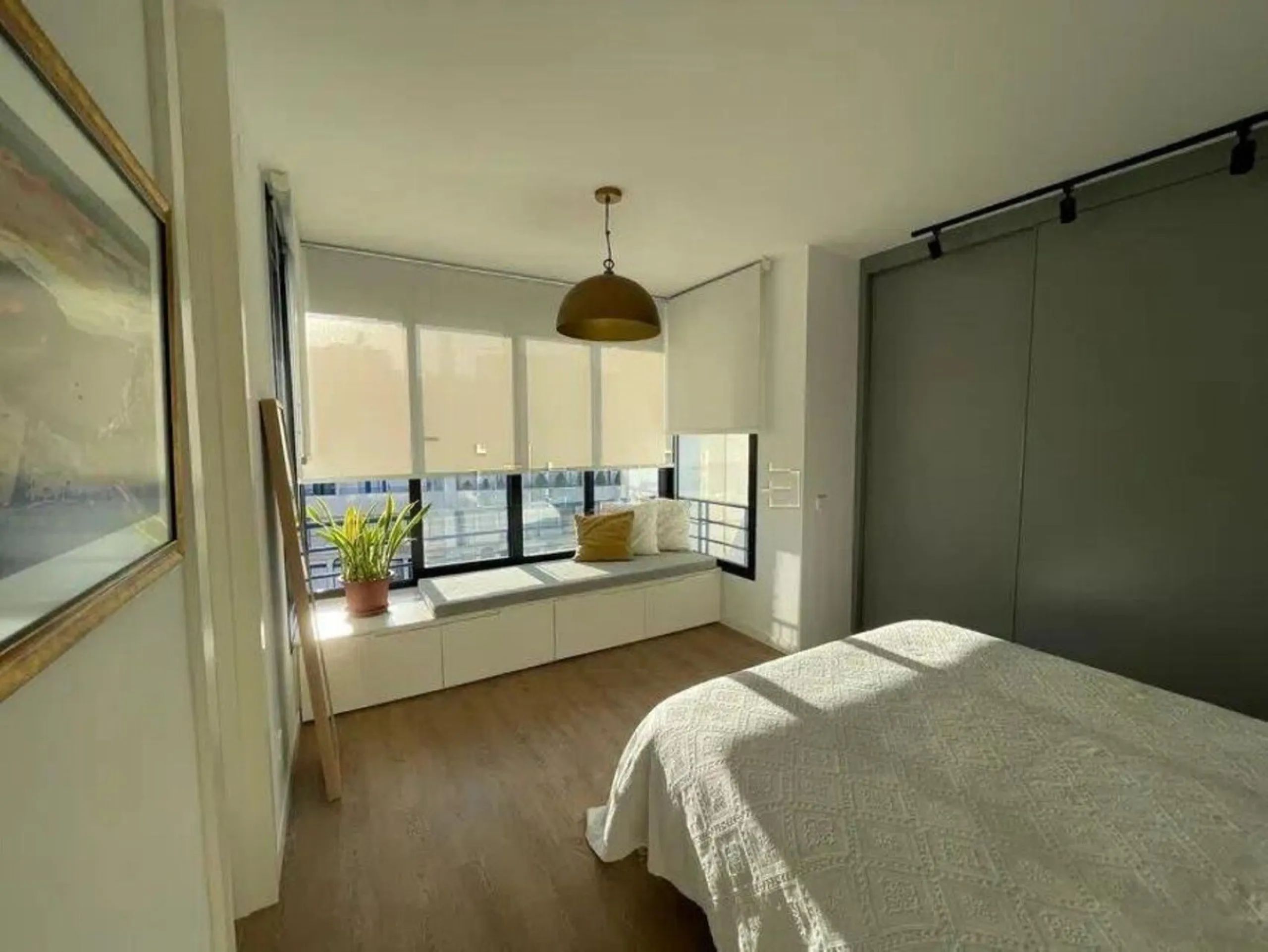 Renovated penthouse with sea views just steps from the beach in Marbella!