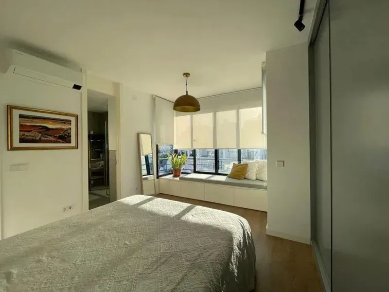 Renovated penthouse with sea views just steps from the beach in Marbella!