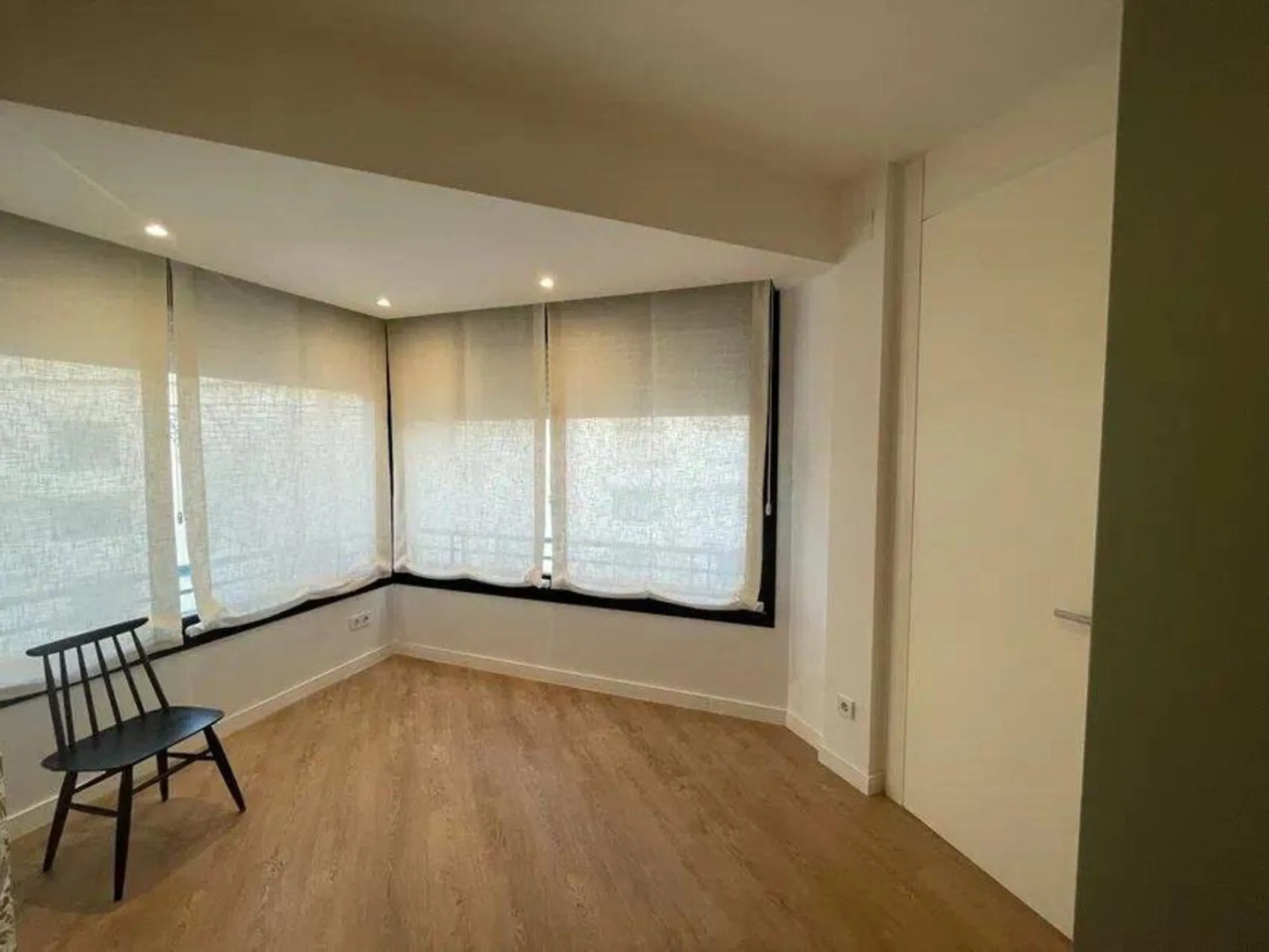 Renovated penthouse with sea views just steps from the beach in Marbella!