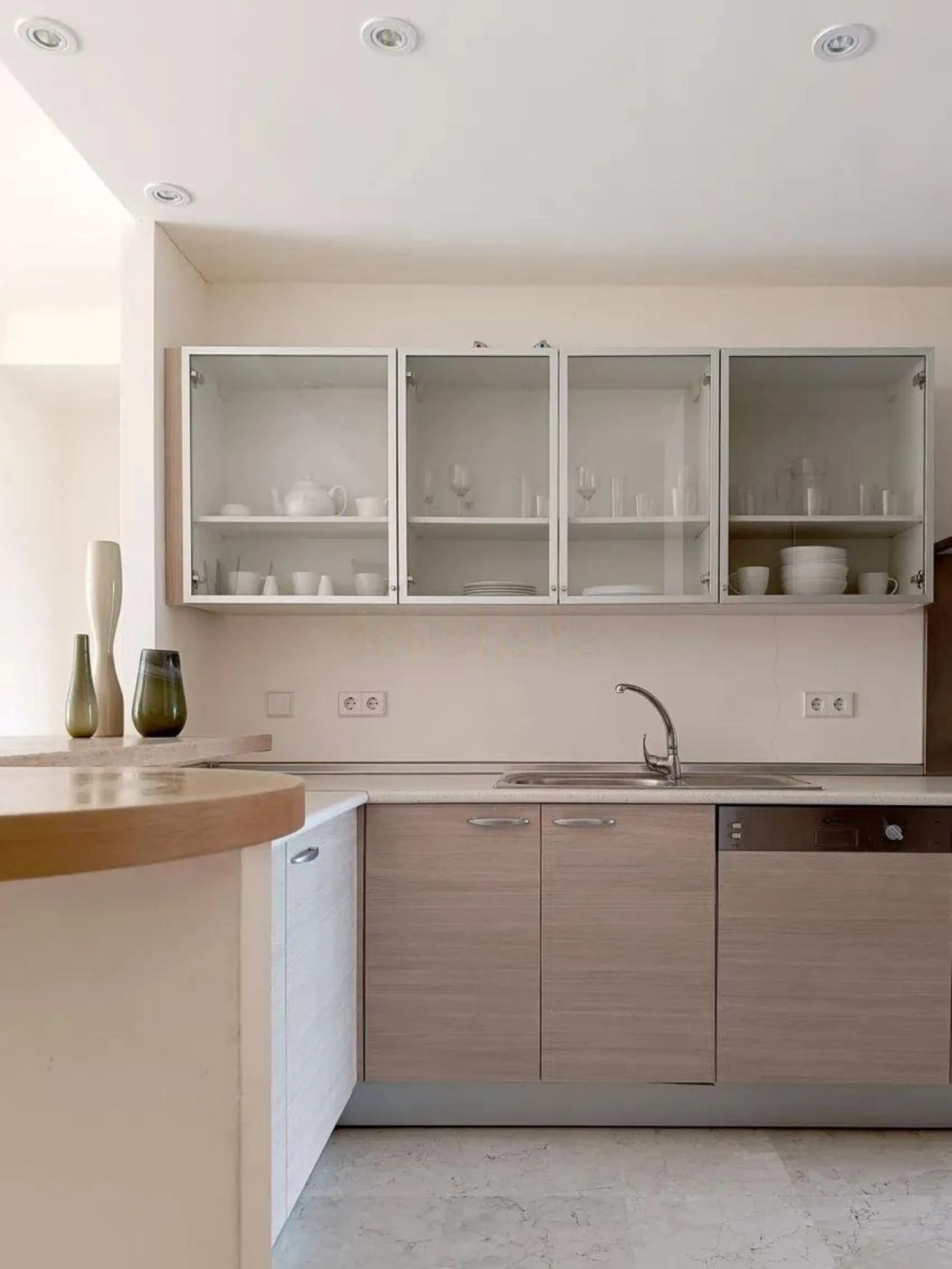 Penthouse for sale in an exclusive residential area in Bel Air, located between Estepona and Marbella.