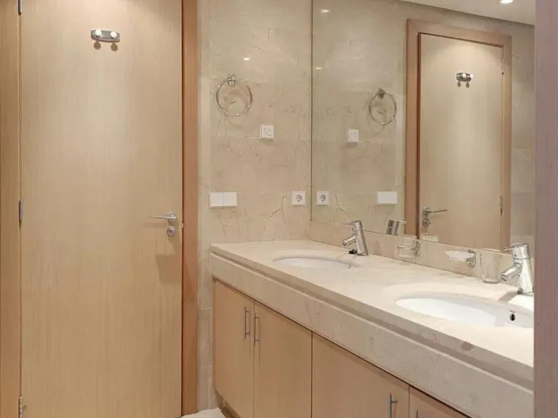 Penthouse for sale in an exclusive residential area in Bel Air, located between Estepona and Marbella.