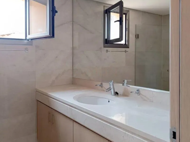 Penthouse for sale in an exclusive residential area in Bel Air, located between Estepona and Marbella.