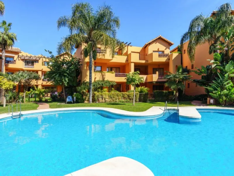 Penthouse for sale in an exclusive residential area in Bel Air, located between Estepona and Marbella.