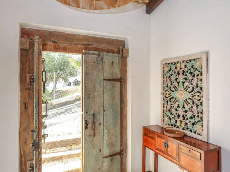 Detached Finca with Expansive Open Views