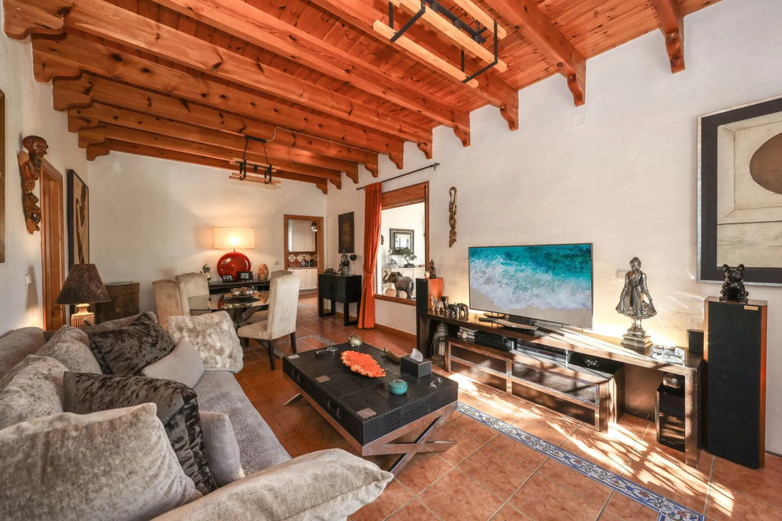 Detached Finca with Expansive Open Views