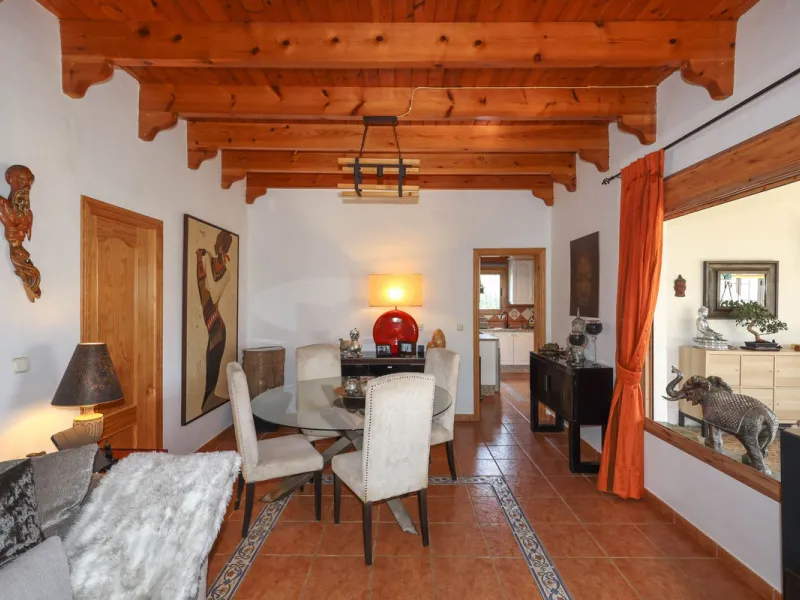 Detached Finca with Expansive Open Views