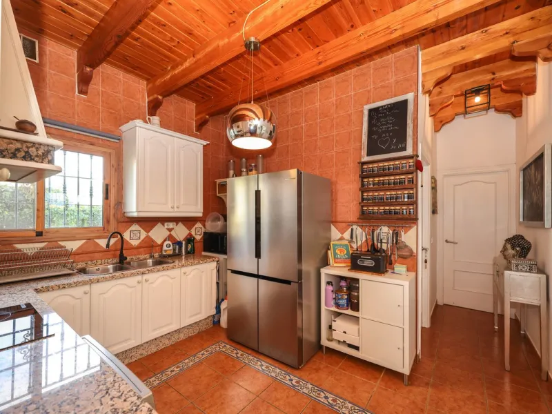 Detached Finca with Expansive Open Views