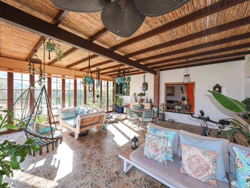 Detached Finca with Expansive Open Views