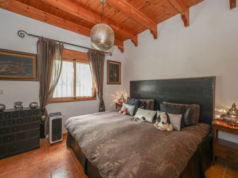 Detached Finca with Expansive Open Views