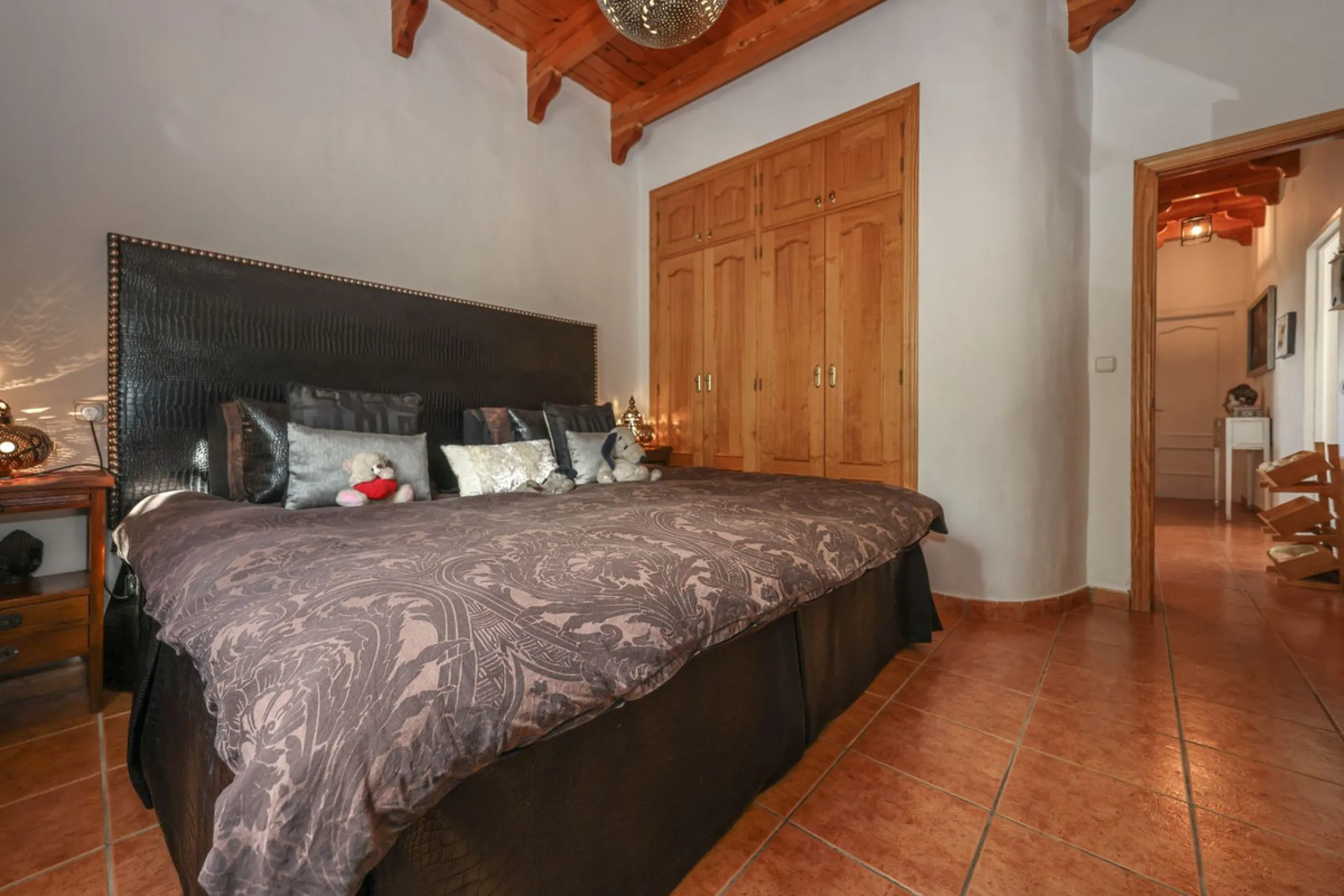 Detached Finca with Expansive Open Views