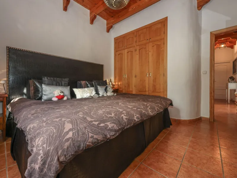 Detached Finca with Expansive Open Views