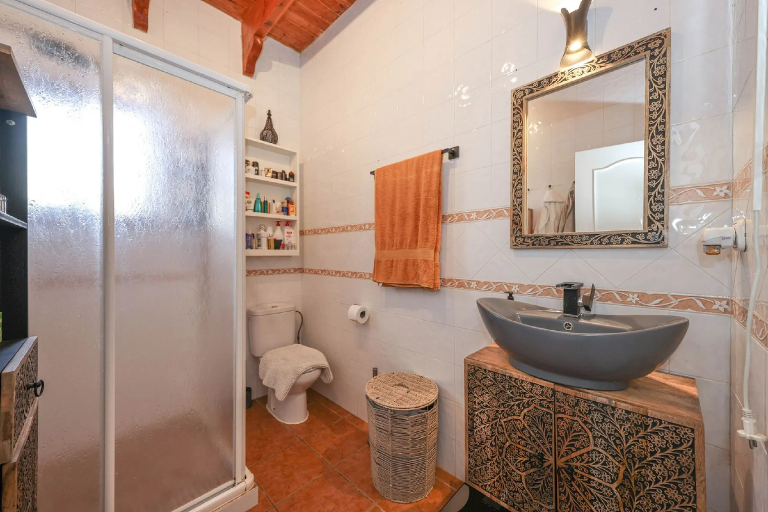 Detached Finca with Expansive Open Views