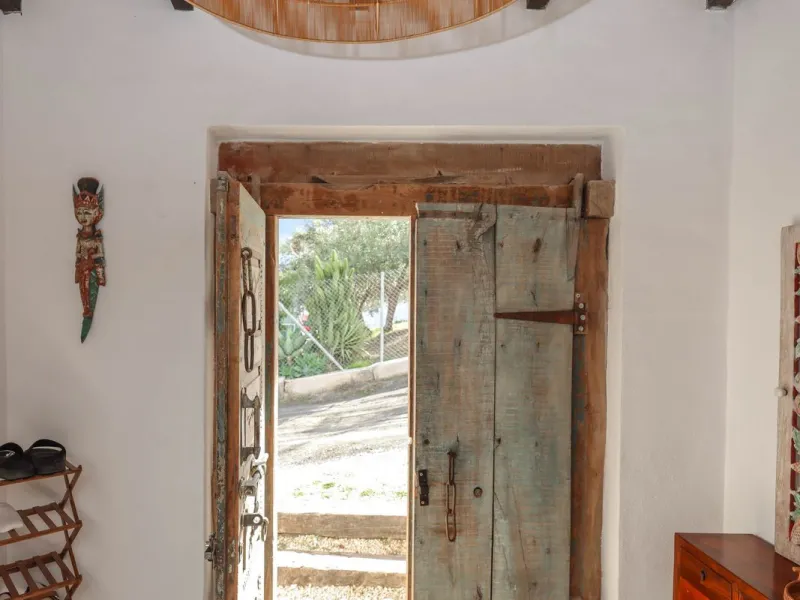 Detached Finca with Expansive Open Views