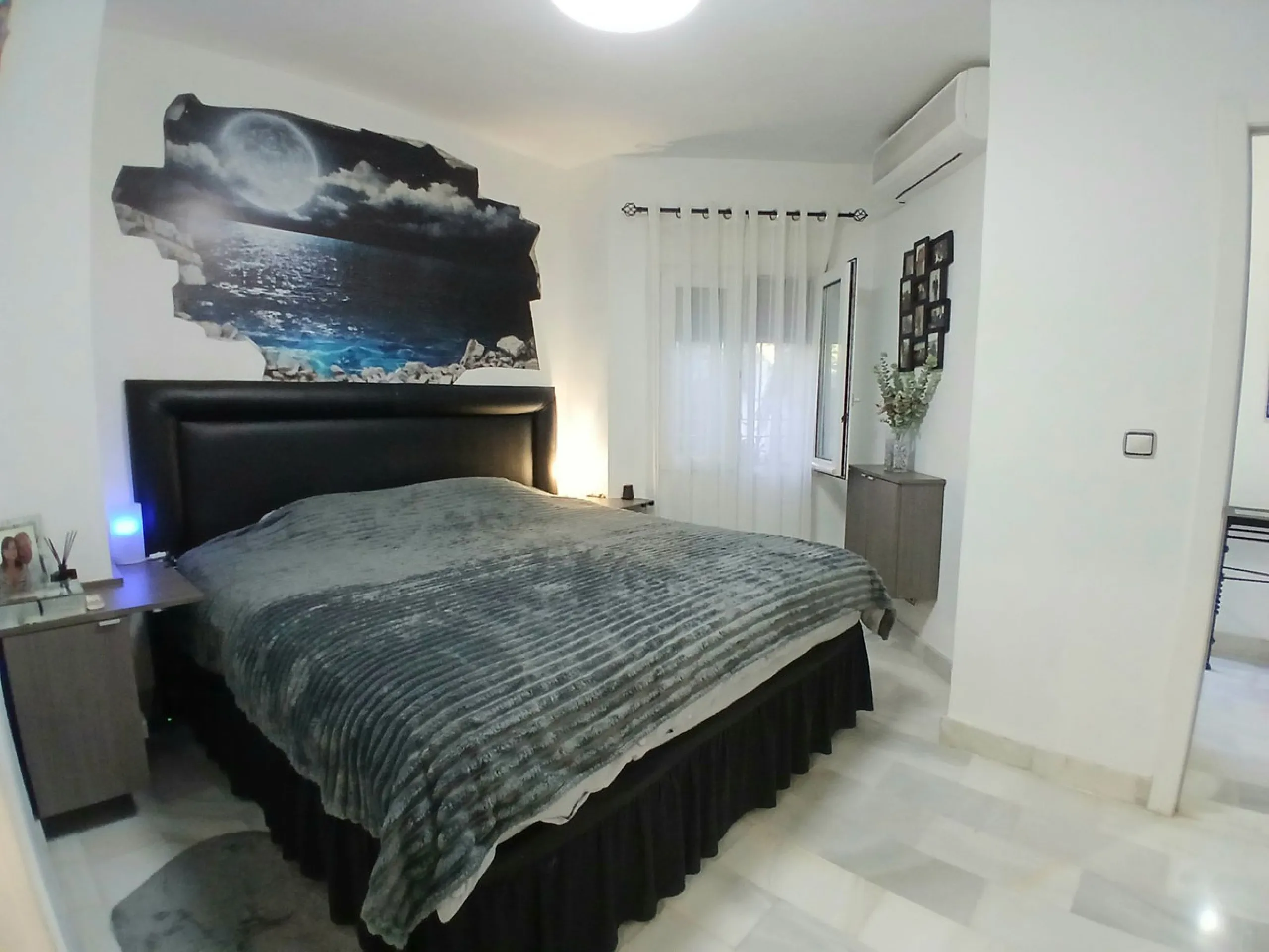SPACIOUS BEACHSIDE APARTMENT WITH LARGE SOUTH-FACING TERRACE
